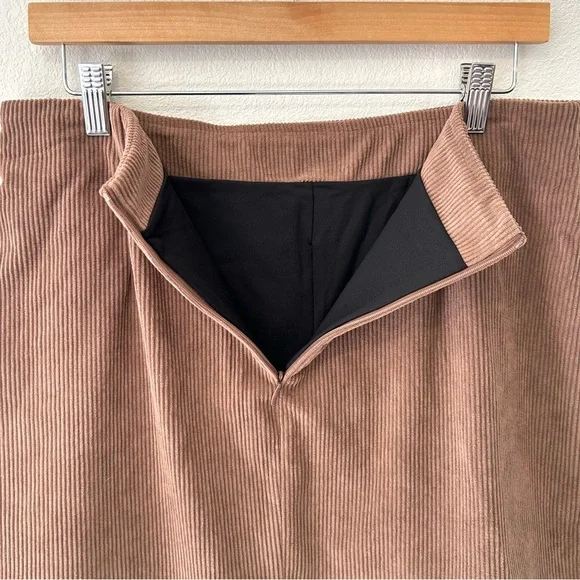 NWT Halara High Waisted 2-in-1 Corduroy Mini Skirt Built-In Shorts Brown Size L - Picture 6 of 7
